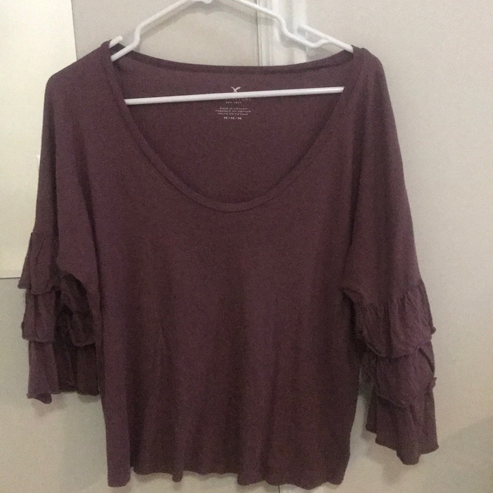 American eagle ruffled sleeve blouse